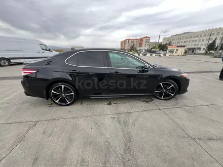 Toyota Camry 2020 года за 11 000 000 тг. в Актобе – фото 7