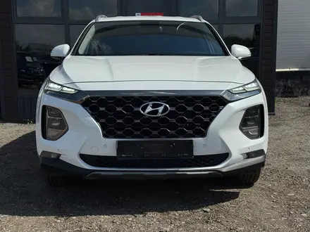 Hyundai Santa Fe 2020 года за 10 000 000 тг. в Караганда – фото 3