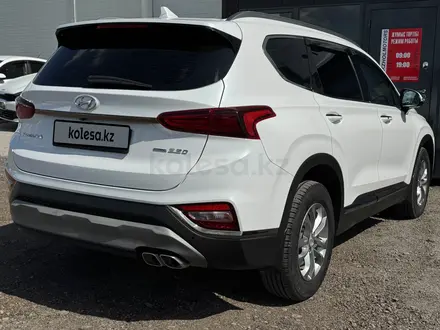 Hyundai Santa Fe 2020 года за 10 000 000 тг. в Караганда – фото 6