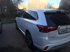 Mitsubishi Outlander, 2023