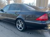 Mercedes-Benz S 320 2001 года за 4 000 000 тг. в Талдыкорган – фото 3