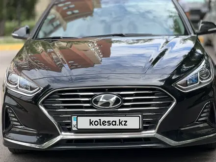 Hyundai Sonata 2017 года за 9 500 000 тг. в Астана