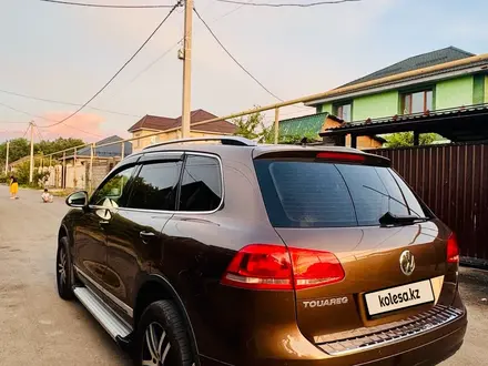 Volkswagen Touareg 2011 года за 11 200 000 тг. в Алматы – фото 3