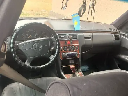 Mercedes-Benz E 280 1998 года за 1 700 000 тг. в Тараз – фото 4