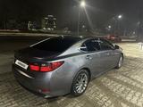 Lexus ES 300h 2013 года за 12 000 000 тг. в Алматы – фото 2