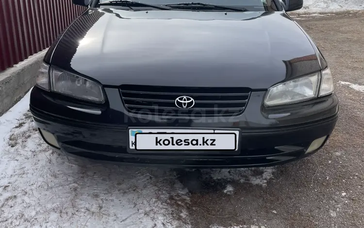 Toyota Camry 1998 годаfor3 300 000 тг. в Караганда