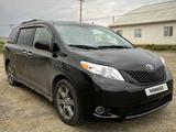 Toyota Sienna 2014 года за 7 500 000 тг. в Актау