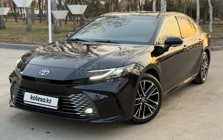 Toyota Camry — фото 1