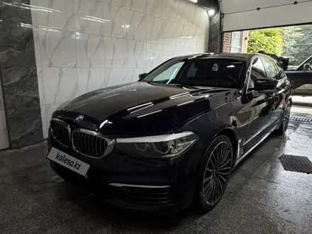 BMW 520 2018 года за 17 500 000 тг. в Алматы