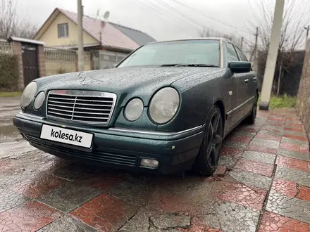 Mercedes-Benz E 280 1997 года за 2 800 000 тг. в Алматы – фото 2