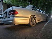 Mercedes-Benz E 320 2001 годаүшін5 500 000 тг. в Алматы