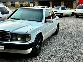 Mercedes-Benz 190
