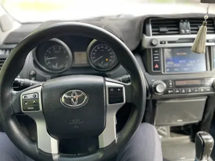 Toyota Land Cruiser Prado 2016 года за 18 000 000 тг. в Актобе – фото 10