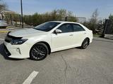 Toyota Camry 2017 года за 13 200 000 тг. в Шымкент