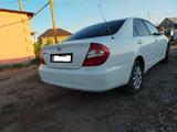 Toyota Camry 2004 года за 4 000 000 тг. в Уральск – фото 2