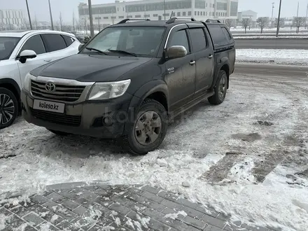 Toyota Hilux 2013 года за 12 500 000 тг. в Астана