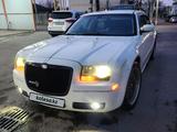 Chrysler 300C 2005 года за 5 000 000 тг. в Алматы – фото 2