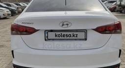 Hyundai Accent 2021 года за 6 500 000 тг. в Уральск – фото 2