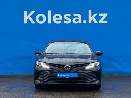 Toyota Camry 2019 года за 11 270 000 тг. в Алматы – фото 2