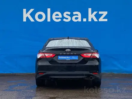 Toyota Camry 2019 года за 11 270 000 тг. в Алматы – фото 4