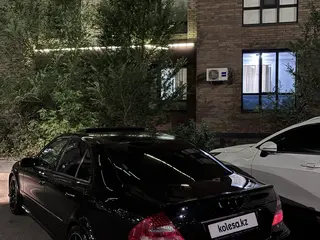 Mercedes-Benz E 280