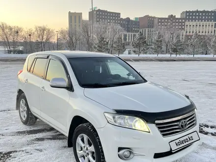 Toyota RAV4 2011 года за 8 900 000 тг. в Астана – фото 2