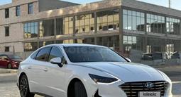 Hyundai Sonata 2022 года за 11 000 000 тг. в Атырау – фото 2