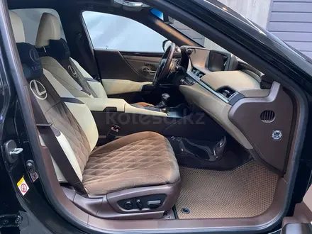 Lexus ES 250 2018 года за 18 200 000 тг. в Алматы – фото 12