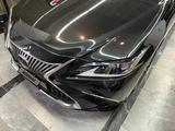 Lexus ES 250 2018 года за 18 200 000 тг. в Алматы – фото 3