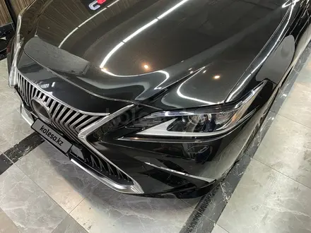 Lexus ES 250 2018 года за 18 200 000 тг. в Алматы – фото 3