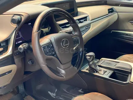 Lexus ES 250 2018 года за 18 200 000 тг. в Алматы – фото 8