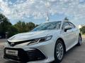 Toyota Camry 2021 года за 13 100 000 тг. в Тараз – фото 2