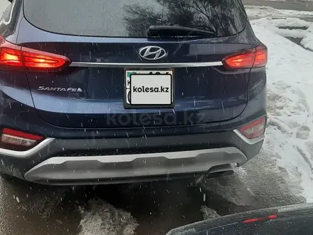 Hyundai Santa Fe 2019 года за 11 000 000 тг. в Алматы – фото 5