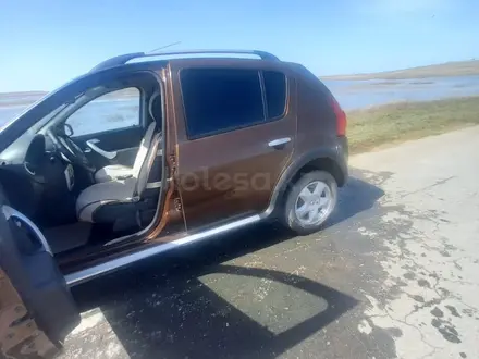 Renault Sandero Stepway 2014 года за 3 950 000 тг. в Костанай – фото 2