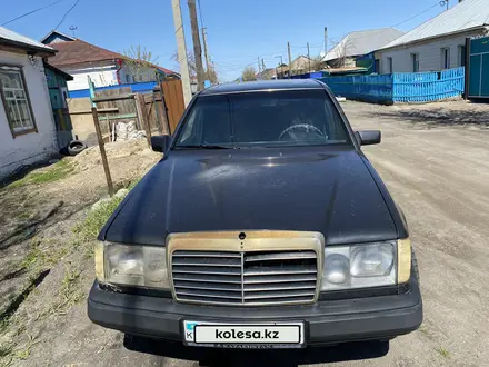 Mercedes-Benz C 200 1993 года за 1 300 000 тг. в Кокшетау – фото 2