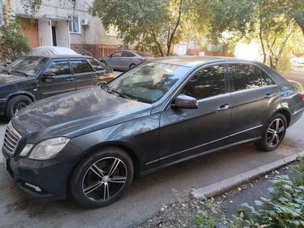 Mercedes-Benz E 300 2009 года за 7 500 000 тг. в Павлодар – фото 2