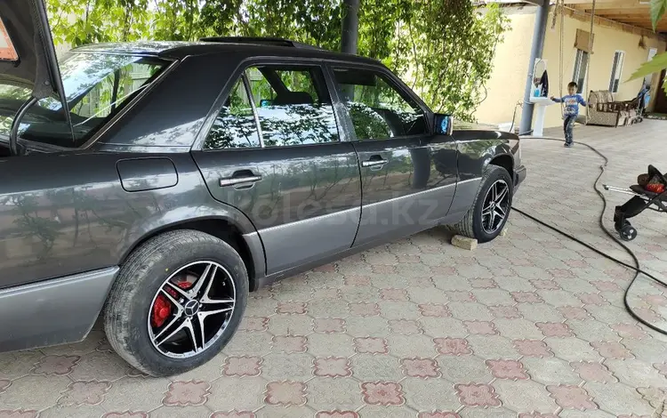 Mercedes-Benz E 200 1993 года за 2 300 000 тг. в Шу