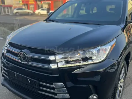 Toyota Highlander 2019 годаүшін19 500 000 тг. в Алматы – фото 13