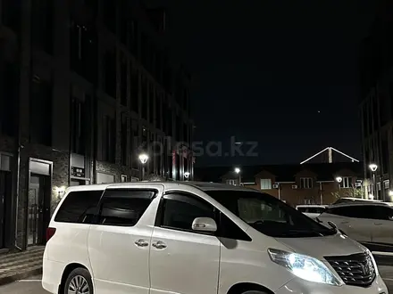 Toyota Alphard 2011 года за 6 800 000 тг. в Атырау