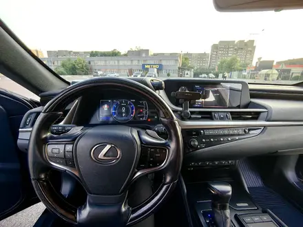 Lexus ES 250 2019 года за 22 500 000 тг. в Алматы – фото 16