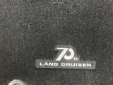 Оригинальные коврики Toyota Land Cruiser 300 70th Anniversary за 1 000 тг. в Алматы – фото 4
