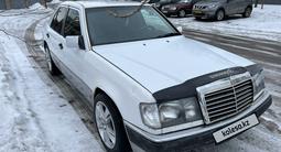 Mercedes-Benz E 200 1993 года за 1 500 000 тг. в Астана