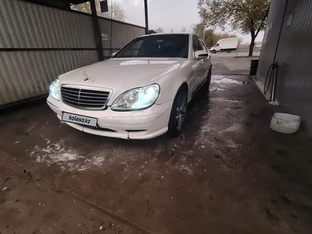 Mercedes-Benz S 320 1999 года за 3 200 000 тг. в Талдыкорган – фото 12