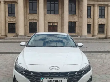 Hyundai Elantra 2021 года за 9 300 000 тг. в Семей