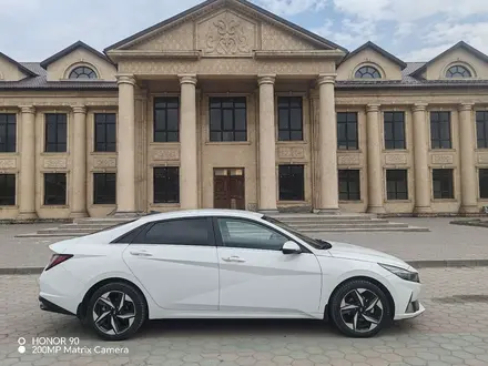 Hyundai Elantra 2021 года за 9 300 000 тг. в Семей – фото 4