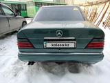 Mercedes-Benz E 280 1994 годаүшін2 200 000 тг. в Шиели – фото 5