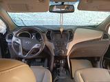 Hyundai Santa Fe 2017 годаүшін7 800 000 тг. в Атырау – фото 4