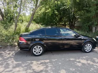 Opel Astra, 2011