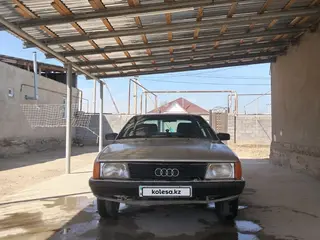 Audi 100