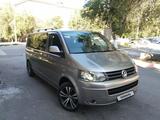Volkswagen Caravelle 2013 года за 12 800 000 тг. в Костанай